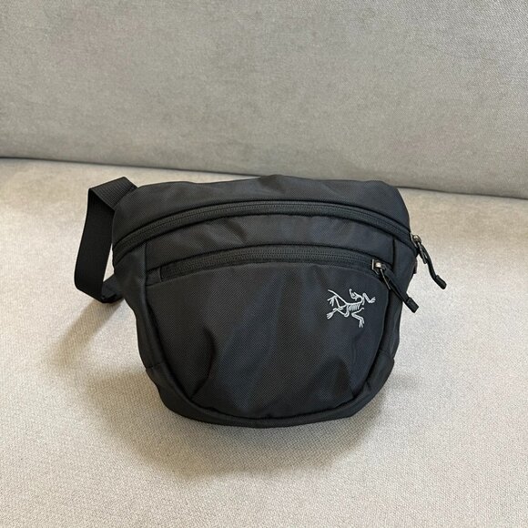 Arc'teryx 2L Crossbody Bag - Picture 1 of 9